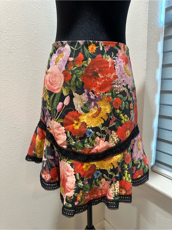 Alice + Olivia Dresses & Skirts - Alice + Olivia Black Floral Circle Skirt with Ruffle Trim